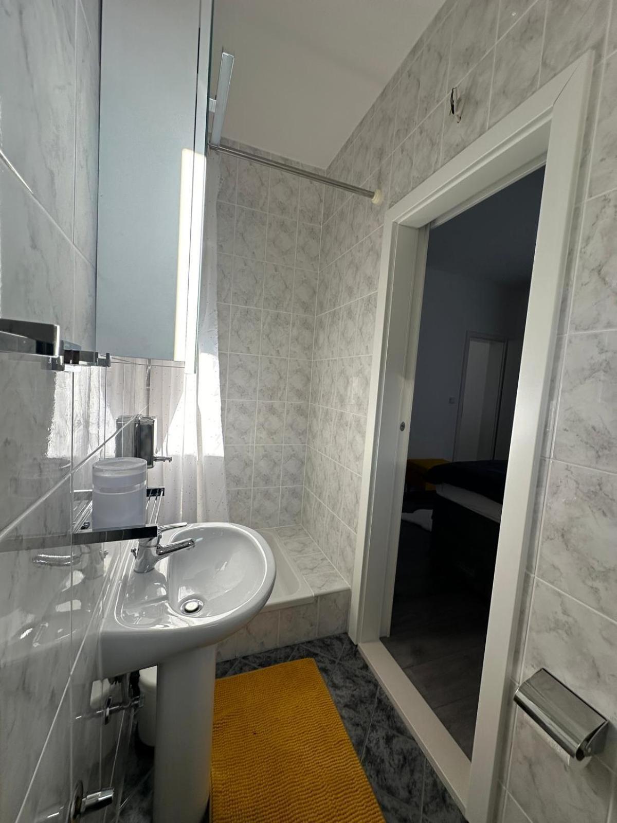 Apartments Villa Sunce Dugi Rat Luaran gambar