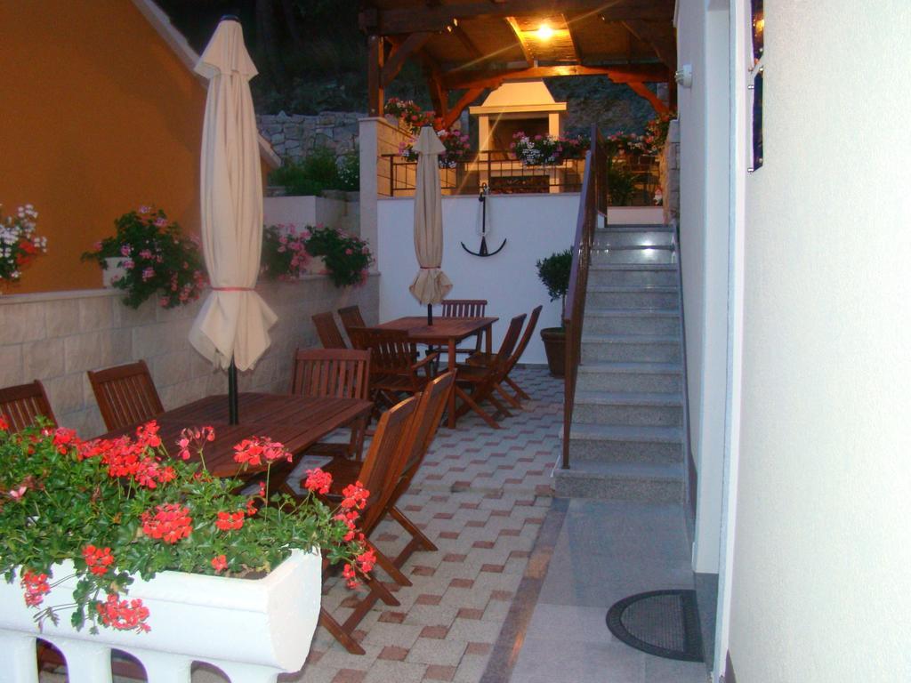 Apartments Villa Sunce Dugi Rat Luaran gambar