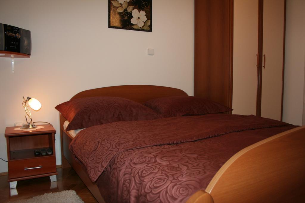 Apartments Villa Sunce Dugi Rat Bilik gambar