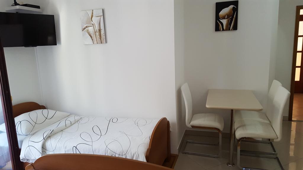 Apartments Villa Sunce Dugi Rat Luaran gambar