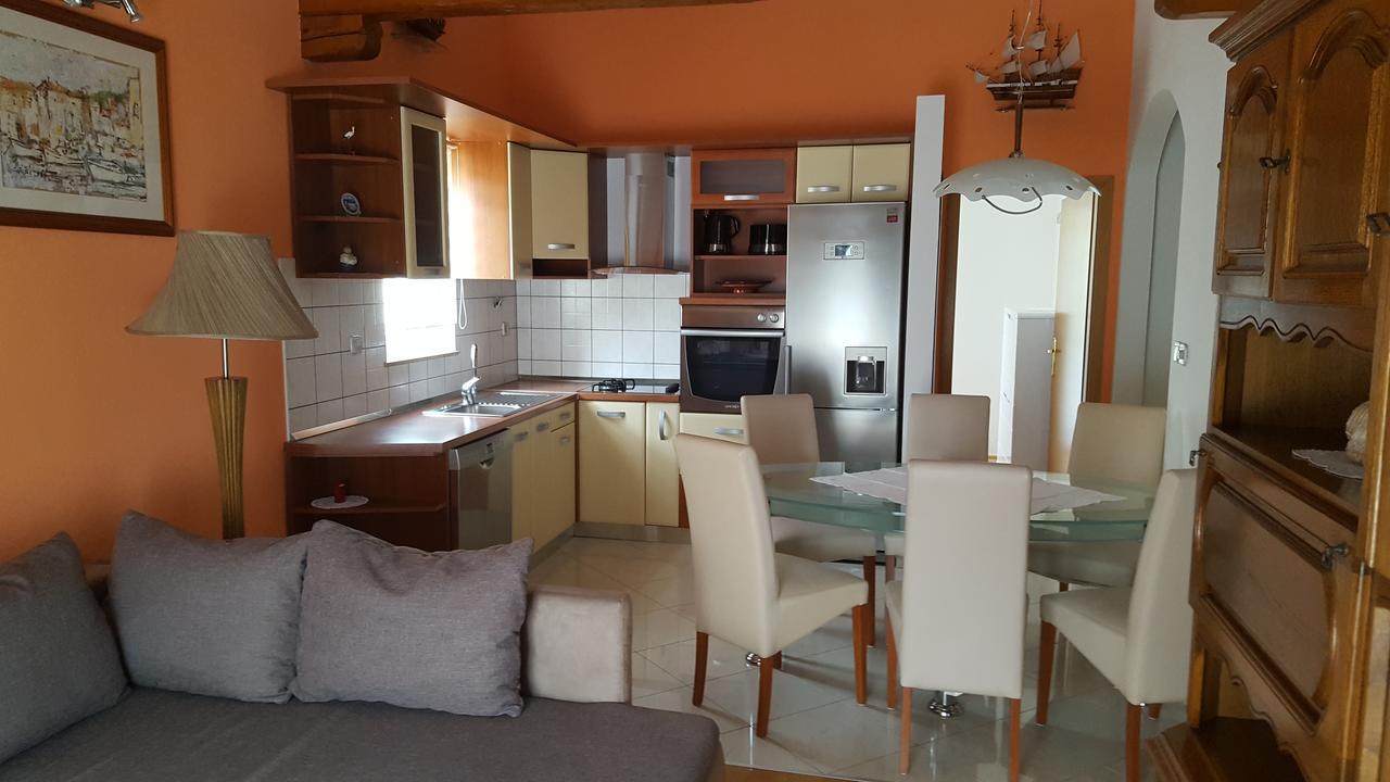 Apartments Villa Sunce Dugi Rat Luaran gambar
